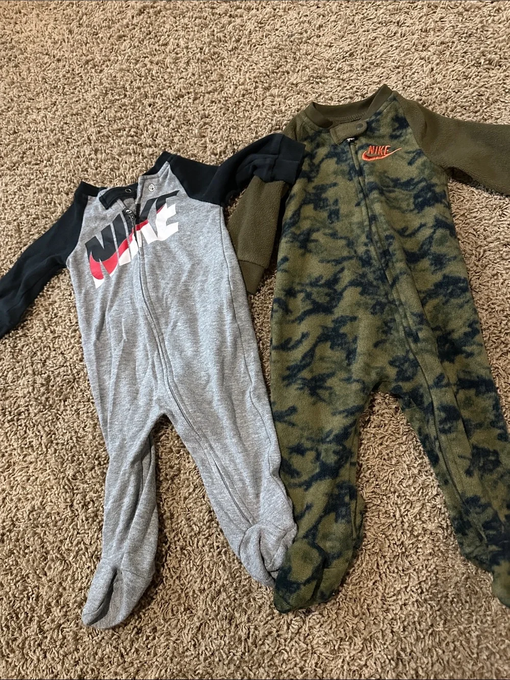 Nike Zipper Footie Duo size 6 months